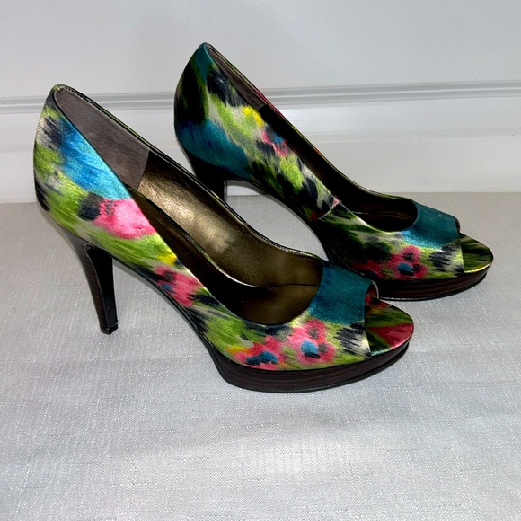 Bandolino Size 6 -BD7 Jamara Satin Watercolor Open Toe High Heel Stiletto - Picture 10 of 10